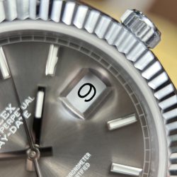 Đồng Hồ Rolex Day-Date Replica 11 Mặt Xám Cọc Số Dạ Quang Nặng 186 Grams Xưởng QF 40mm (2)