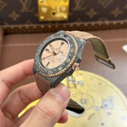 Đồng Hồ Rolex GMT-Master II DiW Replica 11 Vỏ Carbon Đen Mặt Hồng Máy Cơ Thụy Sỹ 40mm (1)