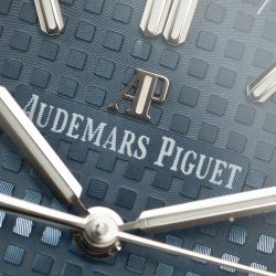 Đồng Hồ Audemars Piguet Replica 11 Royal Oak Frosted Gold 15454BC Mặt Xanh Dương Xưởng APS 37mm (2)