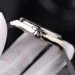 Đồng Hồ Hublot Classic Fusion Replica Cao Cấp Mặt Màu Xám Vỏ Titanium Siêu Nhẹ Xưởng JJZ 42mm (2)