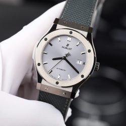 Đồng Hồ Hublot Classic Fusion Replica Cao Cấp Mặt Màu Xám Vỏ Titanium Siêu Nhẹ Xưởng JJZ 42mm (2)