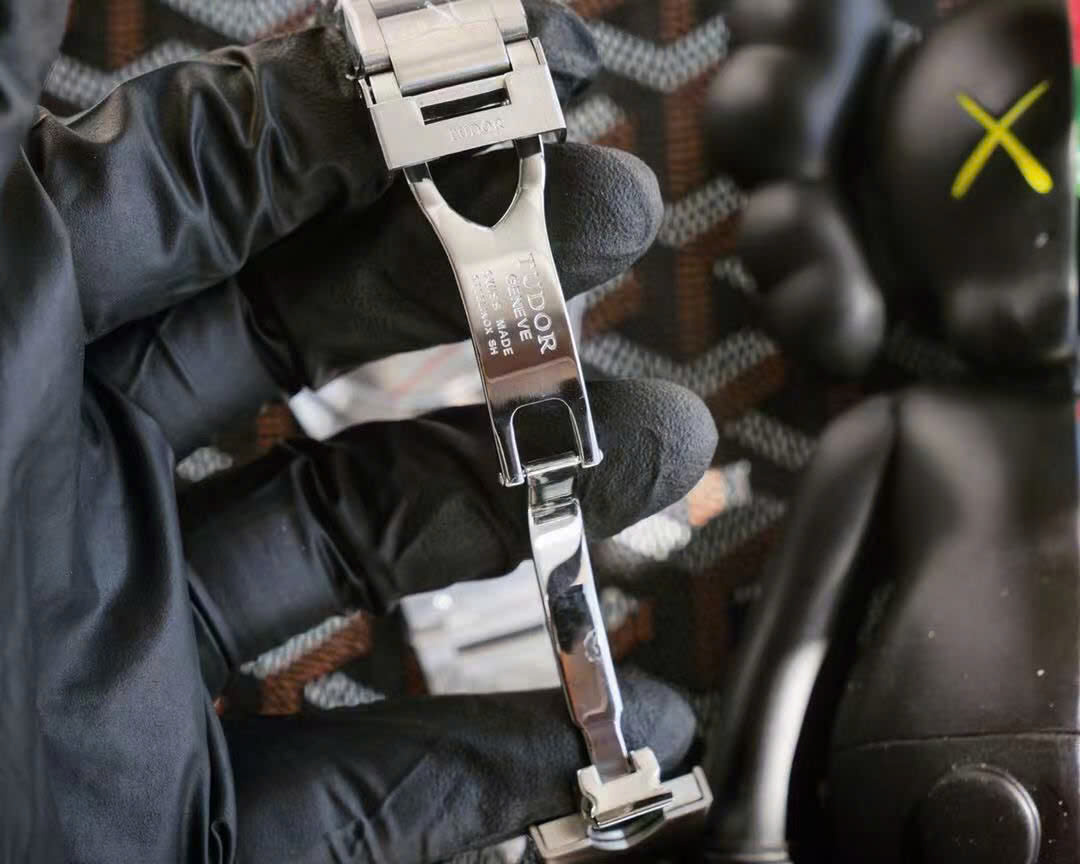 Đồng Hồ Tudor Pelagos Titanium Replica 1 1 Màu Xanh Lá Nhà Máy ZF 39mm (7) Đồng Hồ Tudor Pelagos Titanium Replica 1 1 Màu Xanh Lá Nhà Máy ZF 39mm (1)