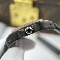 Đồng Hồ Cartier Santos Fake Cao Cấp Mặt Đen Viền Vàng Hồng Máy Cơ Tự Động 51.1×41 (2)