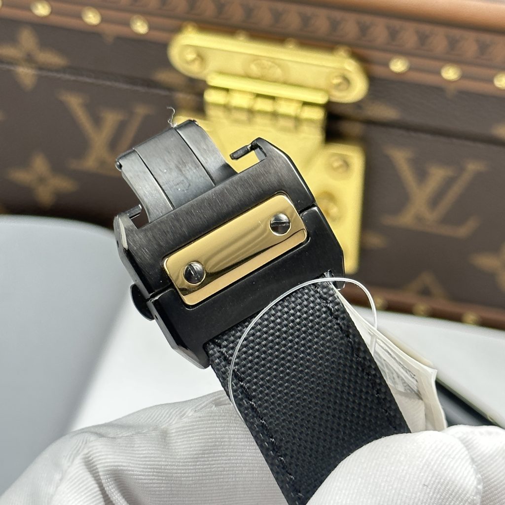 Đồng Hồ Cartier Santos Replica Cao Cấp Mặt Đen Viền Vàng Máy Cơ Tự Động 51.1×41 (2)