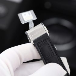 Đồng Hồ Hublot Classic Fusion Màu Đen Chế Tác Đính Kim Cương Moissanite HongKong 38mm (2)