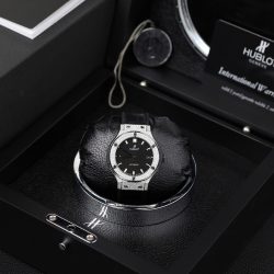 Đồng Hồ Hublot Classic Fusion Màu Đen Chế Tác Đính Kim Cương Moissanite HongKong 38mm (2)