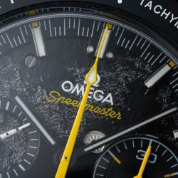 Đồng Hồ Omega Chế Tác Speedmaster Dark Side of the Moon Vỏ Gốm Đen Dây Da 44mm (2)
