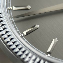 Đồng Hồ Patek Philippe Calatrava 6119 Rep Cao Cấp Mặt Xám Dây Da Màu Đen 39mm (2)