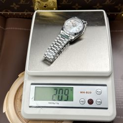 Đồng Hồ Rolex Day-Date Chế Tác Mặt Khảm Xà Cứ Trọng Lượng 212 Gram Nhà Máy RC 40mm (2)