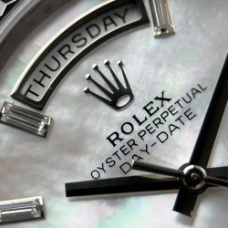 Đồng Hồ Rolex Day-Date Chế Tác Mặt Khảm Xà Cứ Trọng Lượng 212 Gram Nhà Máy RC 40mm (2)
