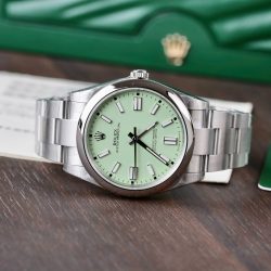 Đồng Hồ Rolex Oyster Perpetual 134300 Replica 11 Mặt Số Màu Xanh Cốm Máy Cơ Thuỵ Sỹ VSF 41mm (10)
