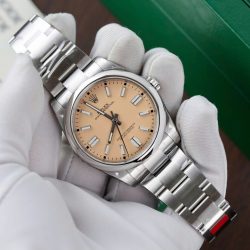 Đồng Hồ Rolex Oyster Perpetual 134300 Replica Cao Cấp Mặt Số Màu Be Nhà Máy VS 41mm (2)