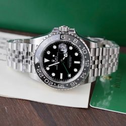 Đồng Hồ Rolex Replica Cao Cấp GMT-Master II 126710GRNR Bruce Wayne Dây Jubilee Nhà Máy VS 40mm (2)