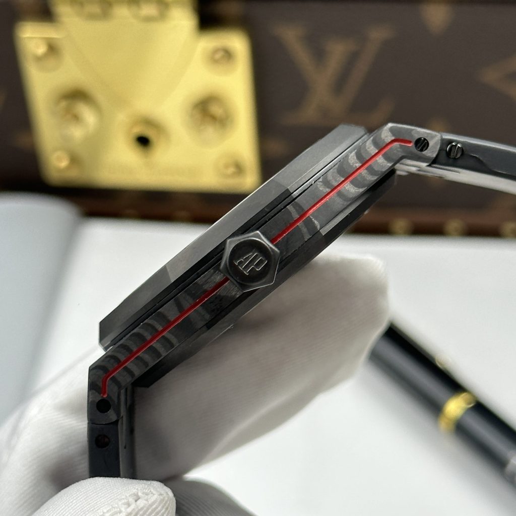 Dong Ho Audemars Piguet Chế Tác Royal Oak DiW 15500 Vỏ Carbon Kim Giây Màu Diỏ 41mm (2)