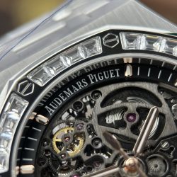 Đồng Hồ Audemars Piguet Chế Tác Royal Oak Openworked Frosted 15412 Mặt Lộ Cơ Viền Đính Đá Baguette 41mm (3)