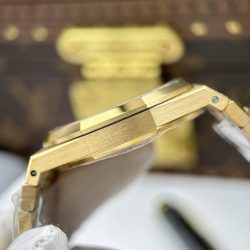 Đồng Hồ Audemars Piguet Replica 11 Royal Oak Openworked Frosted 15412 Mạ Vàng Viền Đính Đá Baguette 41mm (3)