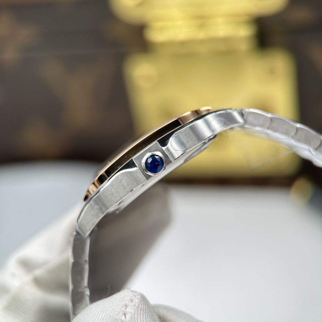 Đồng Hồ Cartier De Santos Small Chế Tác Mặt Trắng Viền Mạ Vàng Hồng 27×34 (2)