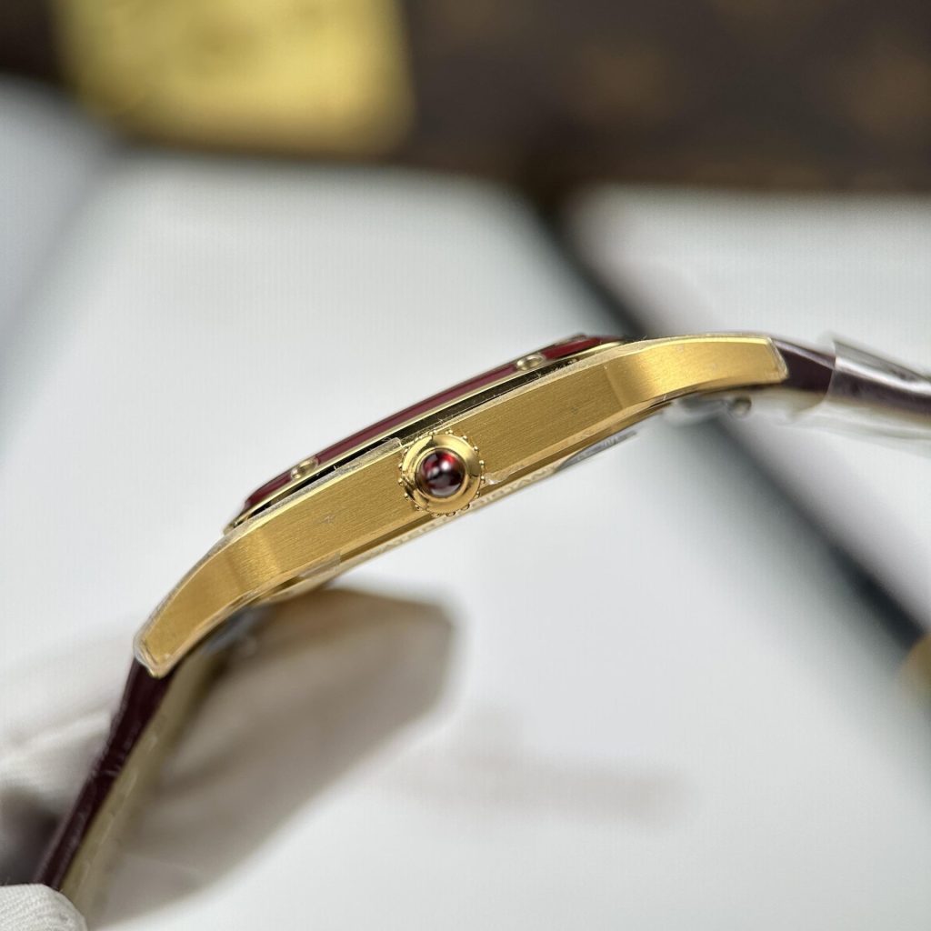 Đồng Hồ Cartier Santos Dumont Chế Tác Mặt Trắng Dây Da Màu Đỏ Đậm 43.5×31 (2)