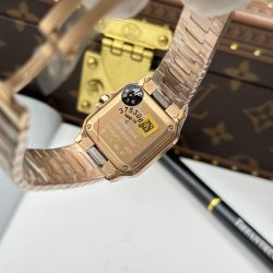 Đồng Hồ Nữ Chế Tác Cartier De Santos Small Mặt Trắng Vỏ Mạ Vàng Hồng 27×34 (2)