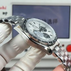 Đồng Hồ Omega Chế Tác Speedmaster Silver Snoopy Award Mặt Trắng Viền Đen 42mm (2)