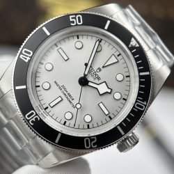 Đồng Hồ Tudor Black Bay 68 Replica 11 Mặt Trắng Máy Cơ Thuỵ Sỹ Nhà Máy ZF 43mm (1)
